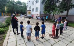 Фондация-Очи-на-четири-лапи-гостува-на-децата-от-137-ДГ-Калина-Малина